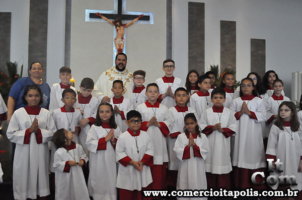 POSSE DE NOVOS COROINHAS